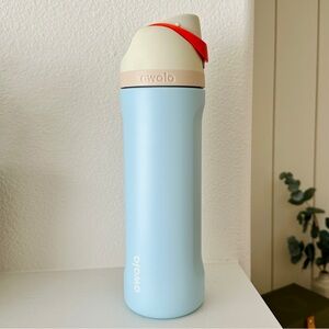 NWOT Owala Special Edition 24 oz FreeSip Hearth and Hand Poolside Blue